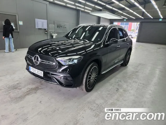 Mercedes-Benz GLC-Class GLC300 4MATIC AMG Line