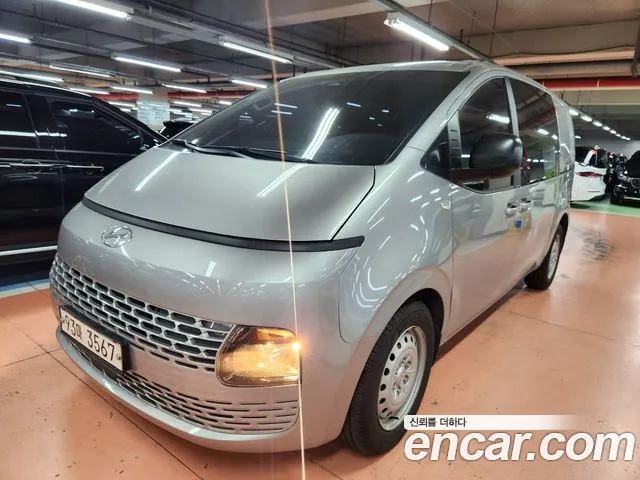 Hyundai Staria Smart