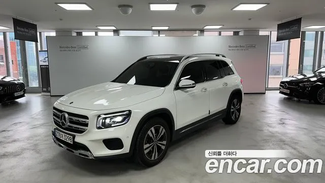 Mercedes-Benz GLB-Class GLB220