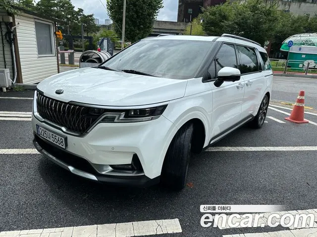 Kia Carnival 9-Seater Signature