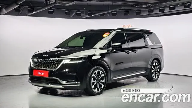 Kia Carnival Gasoline 7-Seater Signature