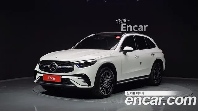 Mercedes-Benz GLC-Class GLC300 4MATIC AMG Line