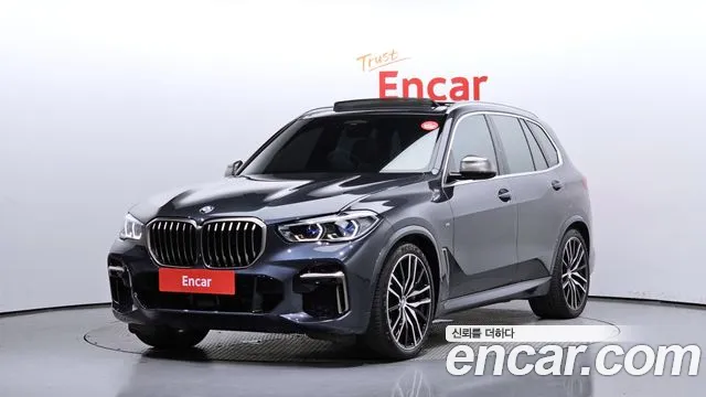 BMW X5 M50i