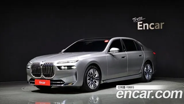 BMW 7-Series 740i sDrive Design Pure Excellence