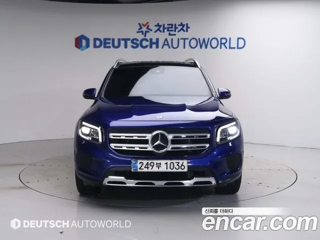 Mercedes-Benz GLB-Class GLB220