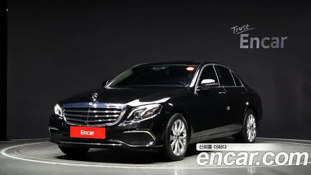 Mercedes-Benz E-Class E300 4MATIC Exclusive