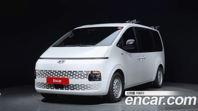 Hyundai Staria Smart