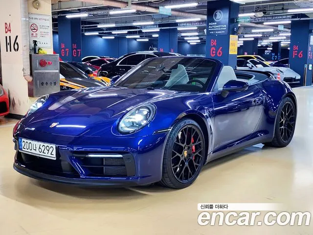 Porsche 911 Carrera 4 GTS Cabriolet