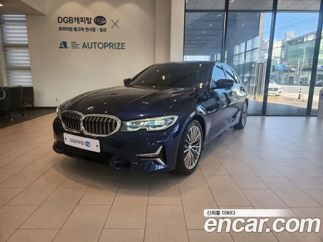 BMW 3-Series 330i Luxury