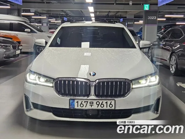 BMW 5-Series 520i Luxury