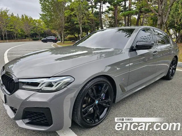 BMW 5-Series M550i xDrive