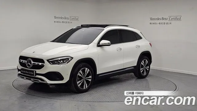 Mercedes-Benz GLA-Class GLA220