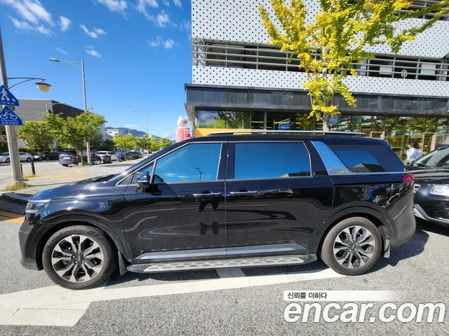 Kia Carnival Gasoline 9-Seater Signature