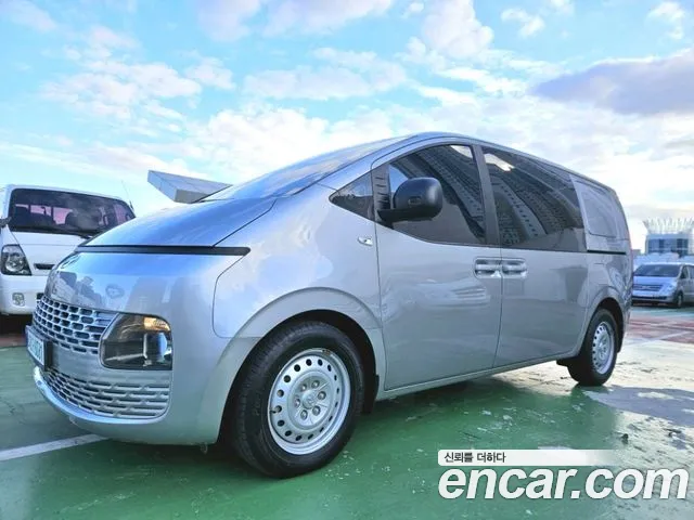 Hyundai Staria Smart