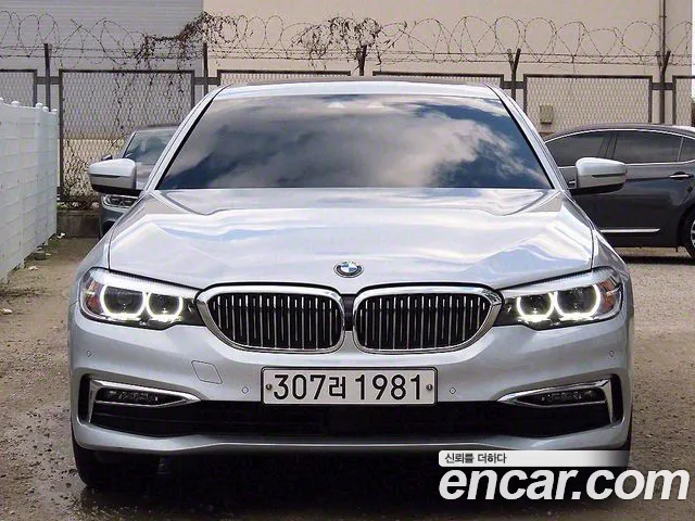 BMW 5-Series 520i Luxury