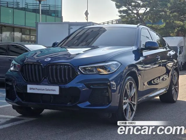 BMW X6 M50i