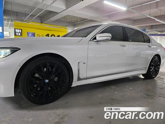 BMW 7-Series 740Li xDrive M Sport Package