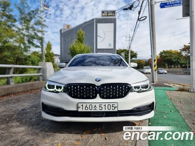 BMW 5-Series 520i Luxury