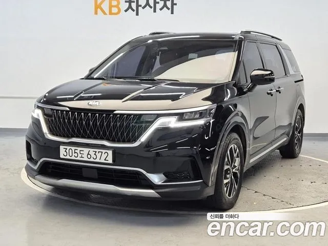 Kia Carnival 9-Seater Noblesse