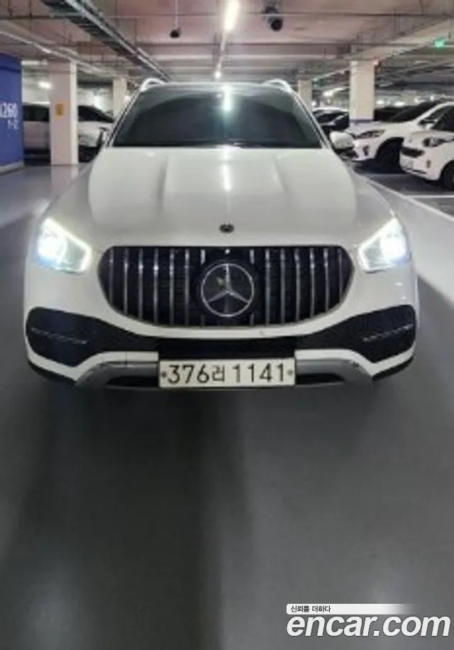 Mercedes-Benz GLE-Class GLE300d 4MATIC