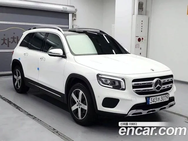 Mercedes-Benz GLB-Class GLB220