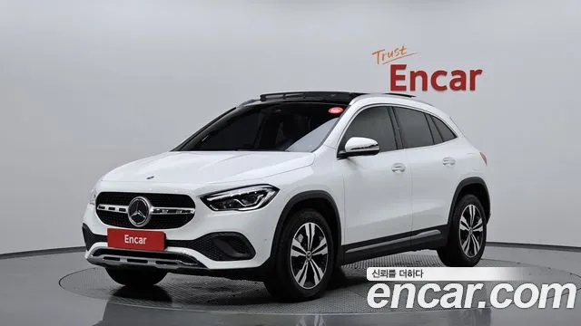 Mercedes-Benz GLA-Class GLA220