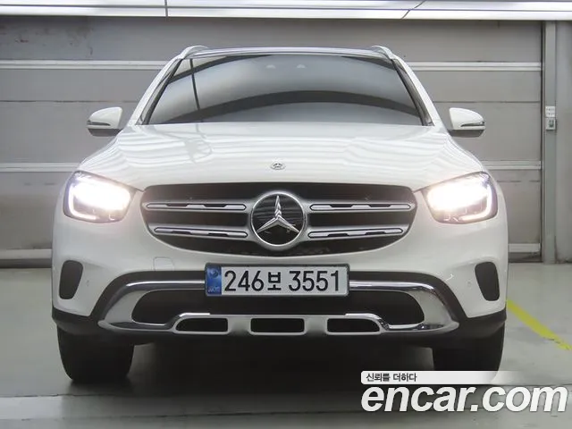 Mercedes-Benz GLC-Class GLC300e 4MATIC