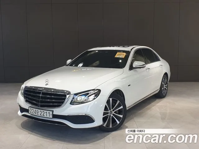 Mercedes-Benz E-Class E300e 4MATIC Exclusive