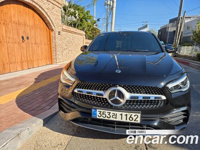 Mercedes-Benz GLA-Class GLA250 4MATIC