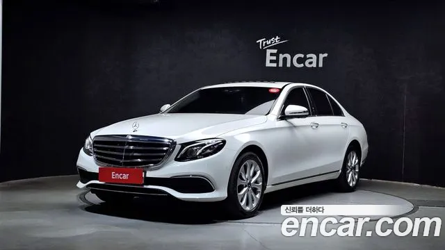 Mercedes-Benz E-Class E300 4MATIC Exclusive