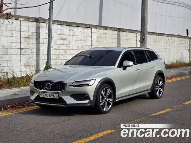 Volvo V60 T5 Pro AWD