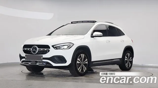 Mercedes-Benz GLA-Class GLA220