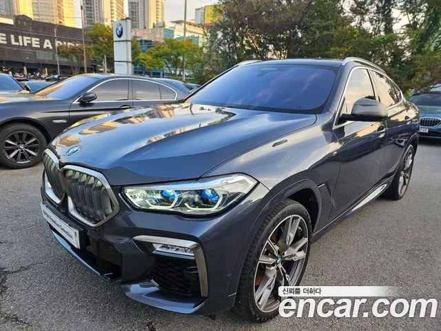 BMW X6 M50i