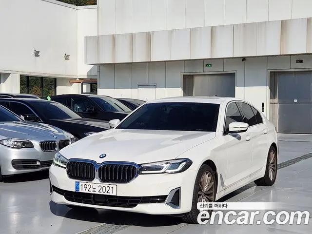 BMW 5-Series 530i xDrive Luxury