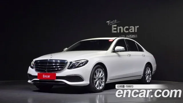 Mercedes-Benz E-Class E300 4MATIC Exclusive