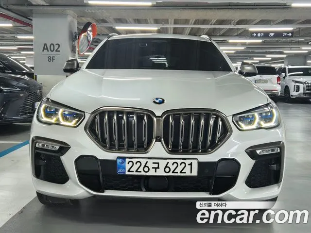 BMW X6 M50i