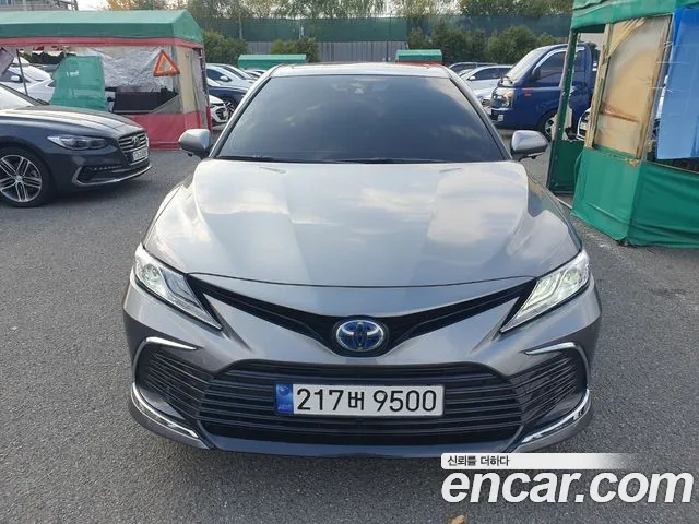 Toyota Camry 2.5 XLE Hybrid