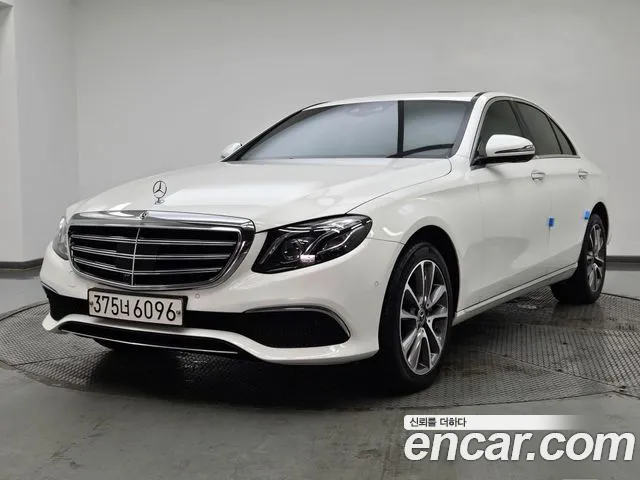 Mercedes-Benz E-Class E300 4MATIC Exclusive