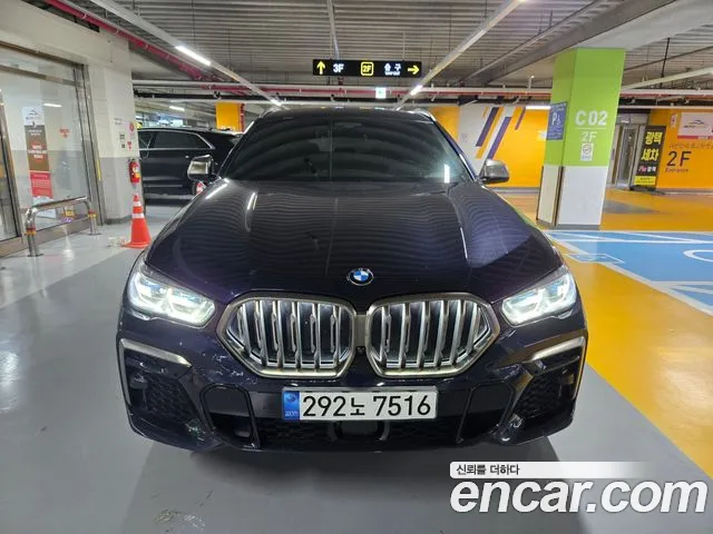 BMW X6 M50i