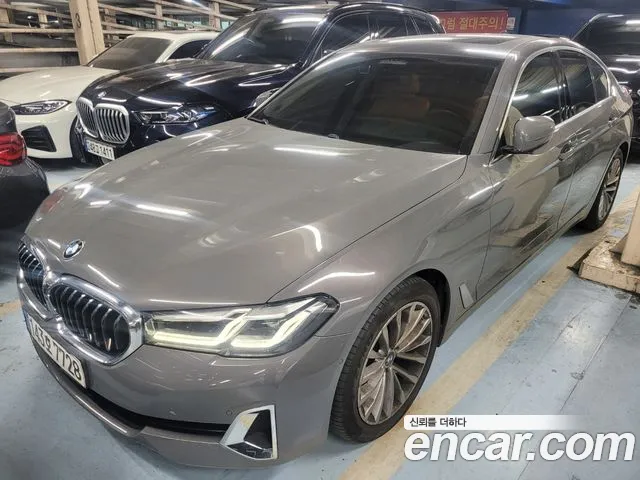 BMW 5-Series 520i Luxury