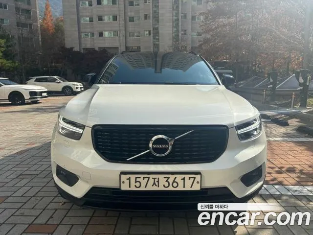 Volvo XC40 B4 R-Design