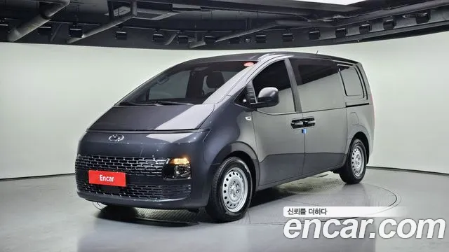 Hyundai Staria Smart