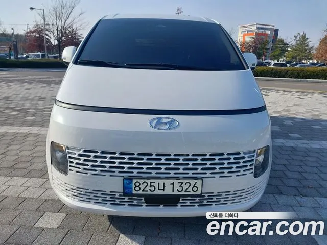 Hyundai Staria Modern