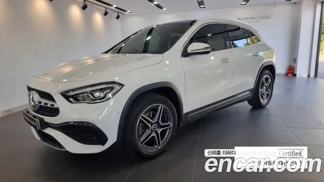 Mercedes-Benz GLA-Class GLA250 4MATIC