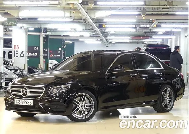 Mercedes-Benz E-Class E300 4MATIC AMG Line