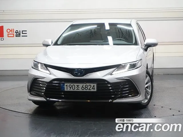 Toyota Camry 2.5 LE Hybrid