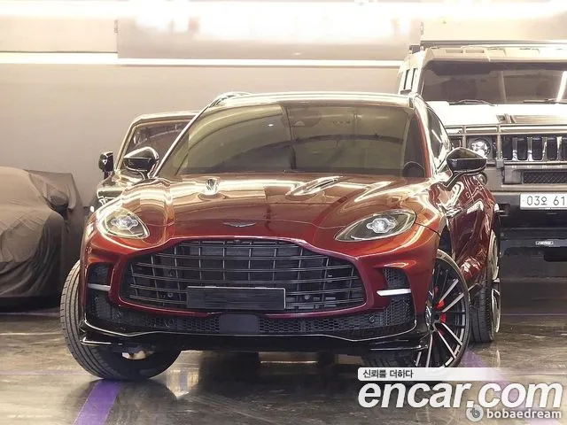 Aston Martin DBX 4.0 V8 707