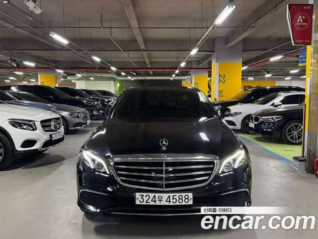 Mercedes-Benz E-Class E300 4MATIC Exclusive