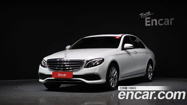 Mercedes-Benz E-Class E300 4MATIC Exclusive