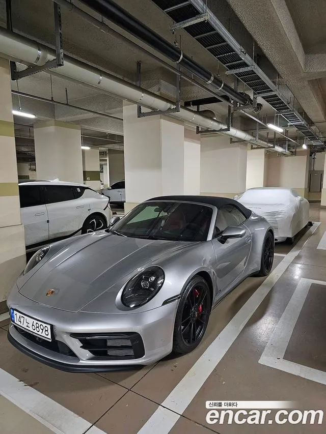 Porsche 911 Carrera 4 GTS Cabriolet